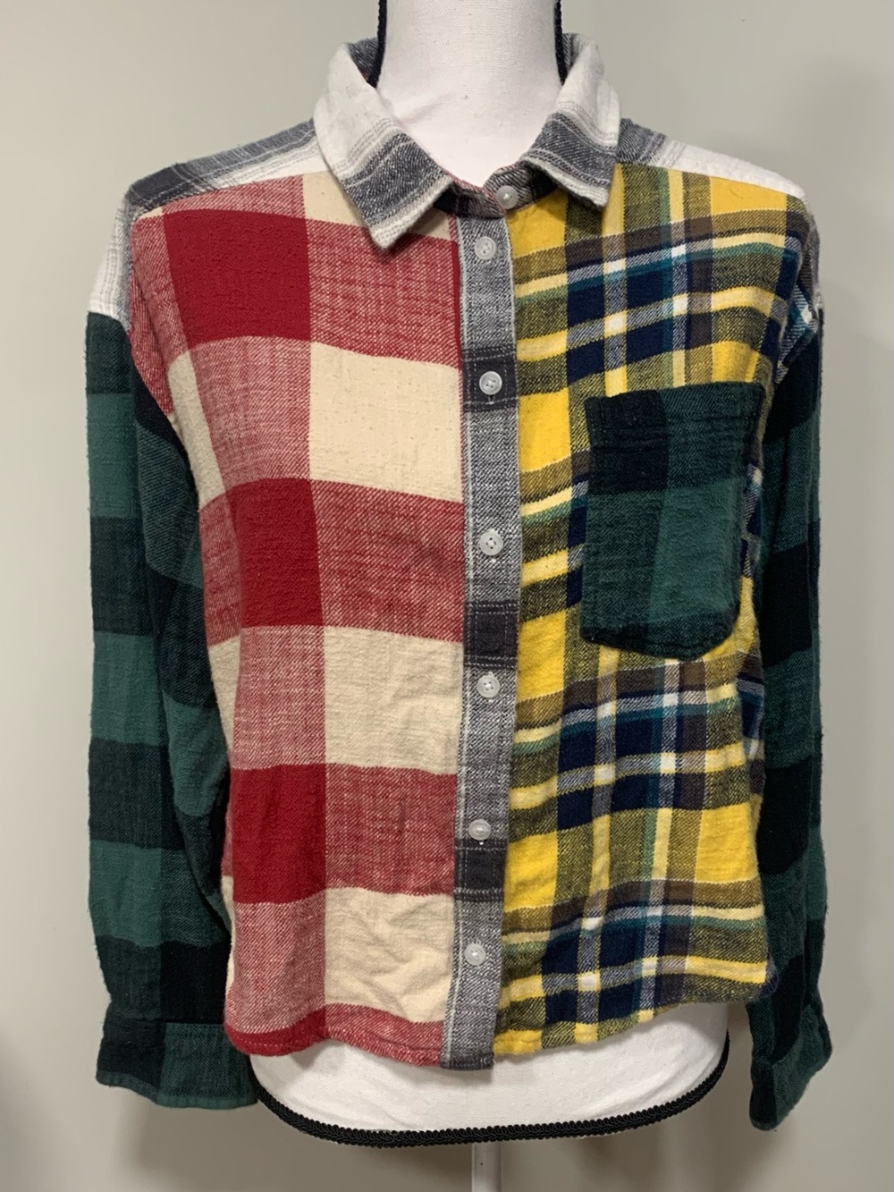 American Eagle Cropped Flannel Shirt Womens M Multi Plaid Patchwork Button Up